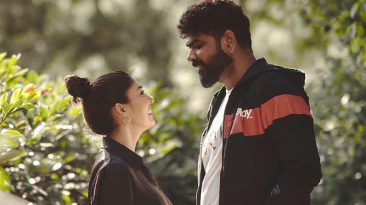 Vignesh Shivan Pens Open Love Letter on Wifey Nayanthara's Birthday, Calls Her A 'Powerful Person'