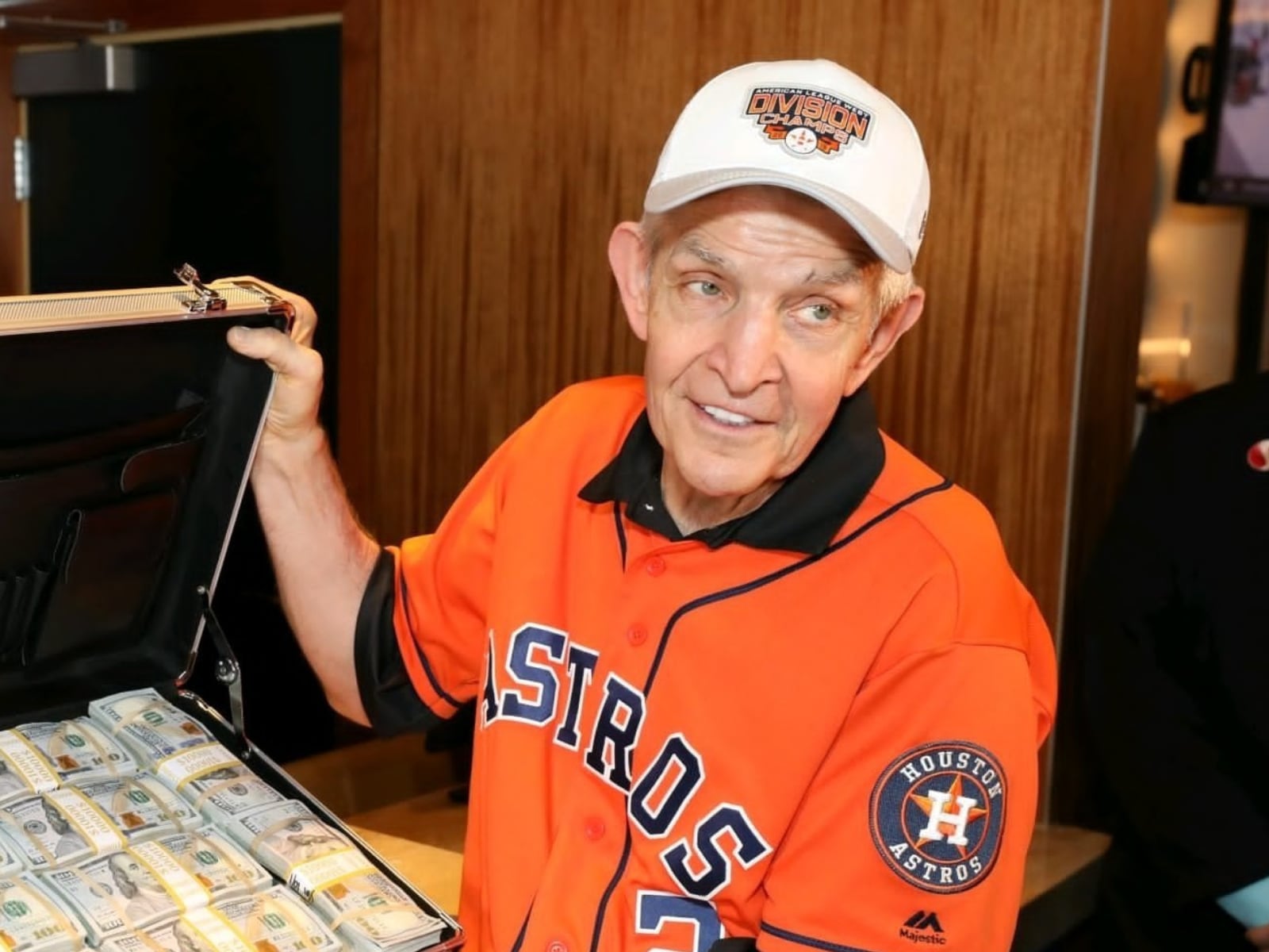 Gambler 'Mattress Mack' to collect $4.3 million if Astros win