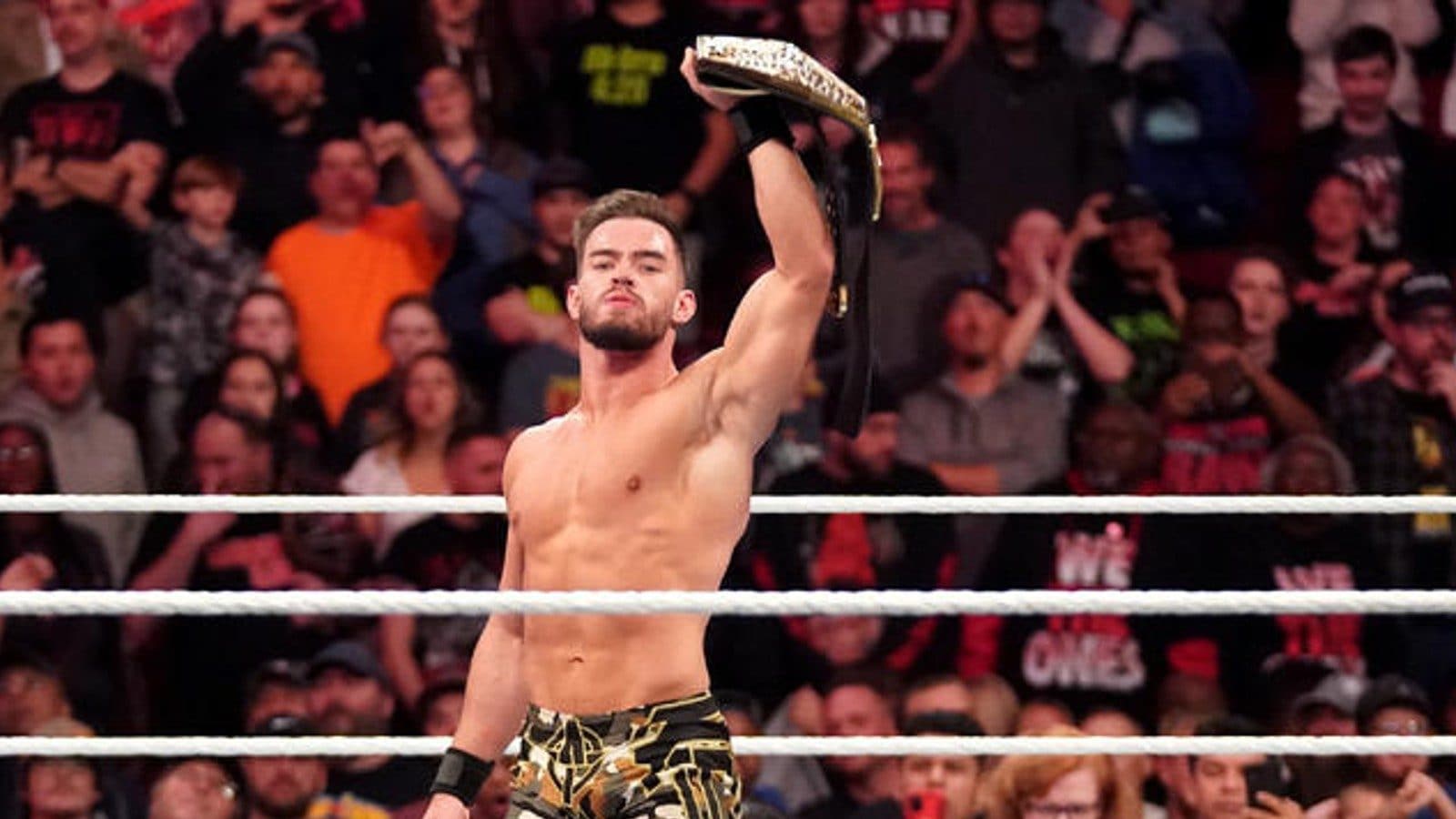 Wwe Raw Results (Aug 11): Naomi'S Medical Emergency & Rollins' Fate Decided! - 2430s98