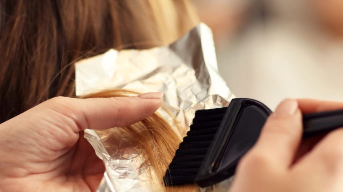 Expert Suggested Hair Care Tips To Treat Hair Damage Post-Colouring