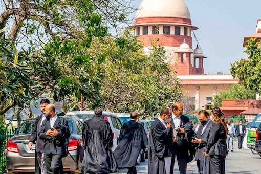 A notice was issued by a bench of Justices BR Gavai and Vikram Nath after the matter was mentioned by senior advocate Rakesh Khanna, who had appeared for the applicants, Judicial Service Association of Delhi. (File pic/Shutterstock)