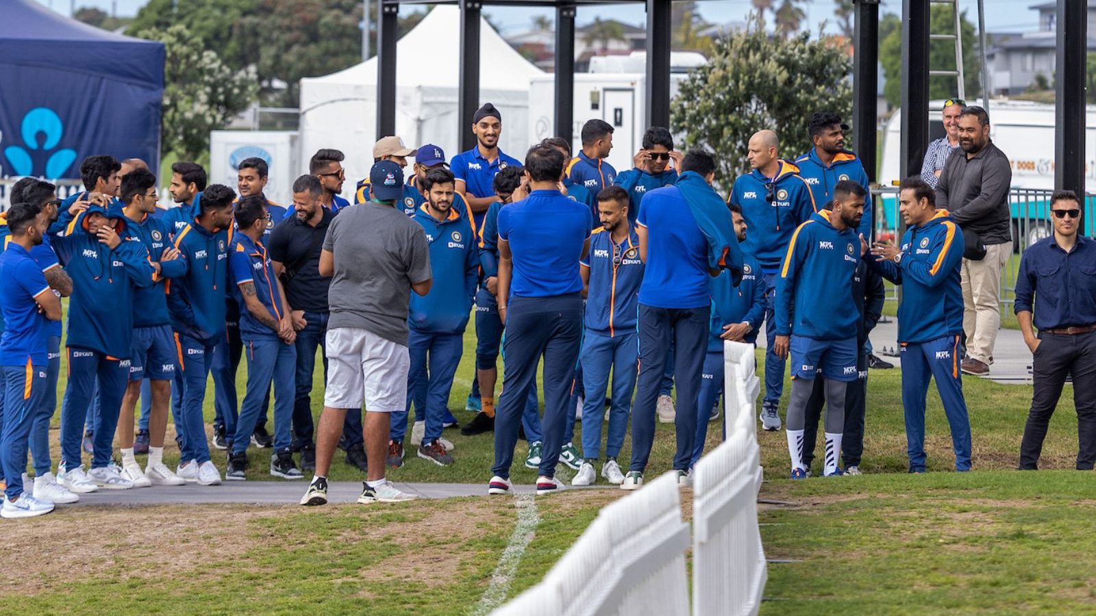 IND Vs NZ 2nd T20I Team India Receives Traditional Welcome At Bay ind-vs-nz-2nd-t20i-team-india-receives-traditional-welcome-at-bay