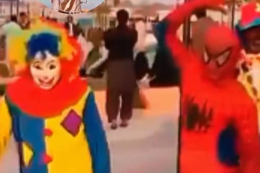 Video of Spiderman and Clown Dancing on Dhol Reminds the Internet of Indian  'Baraat'
