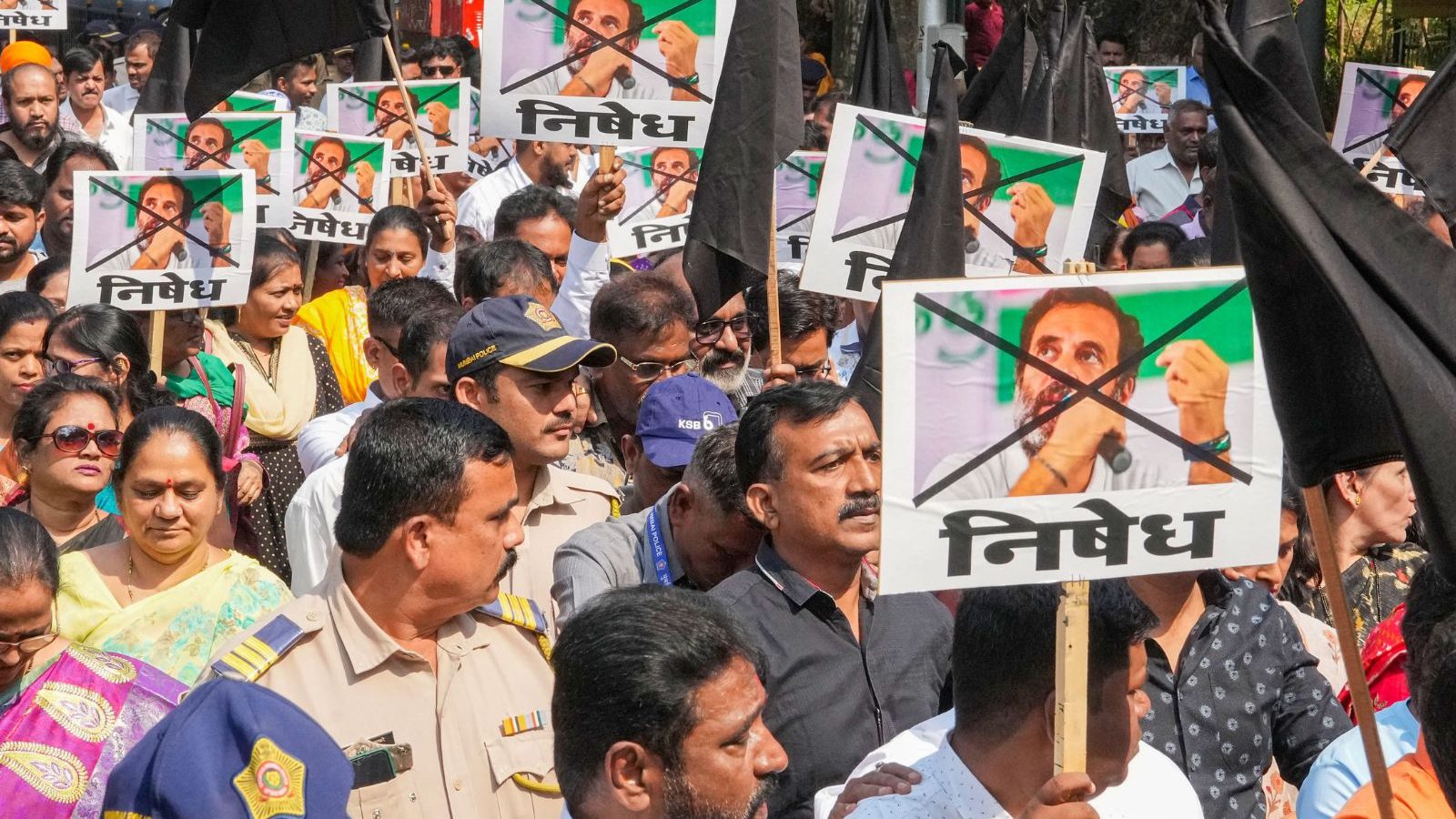 यदि स्वातंत्र्यवीर सावरकर नाम का महिमामंडन नहीं किया जाता है, तो इसका उपयोग छोटे राजनीतिक उद्देश्यों के लिए नहीं किया जा सकता है।