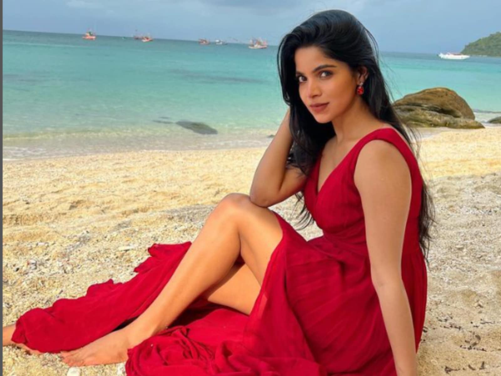 Model-Actress Divya Bharti Drops Ethereal Beach-Side Photos In Her Latest  Post