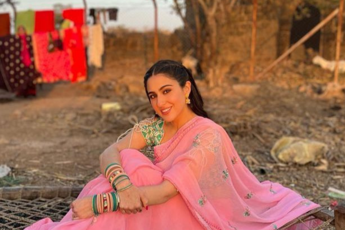 PICS: Sara Ali Khan Flaunts Desi Avatar In Pink Saree, Her 'Humble' Nature Wins Hearts