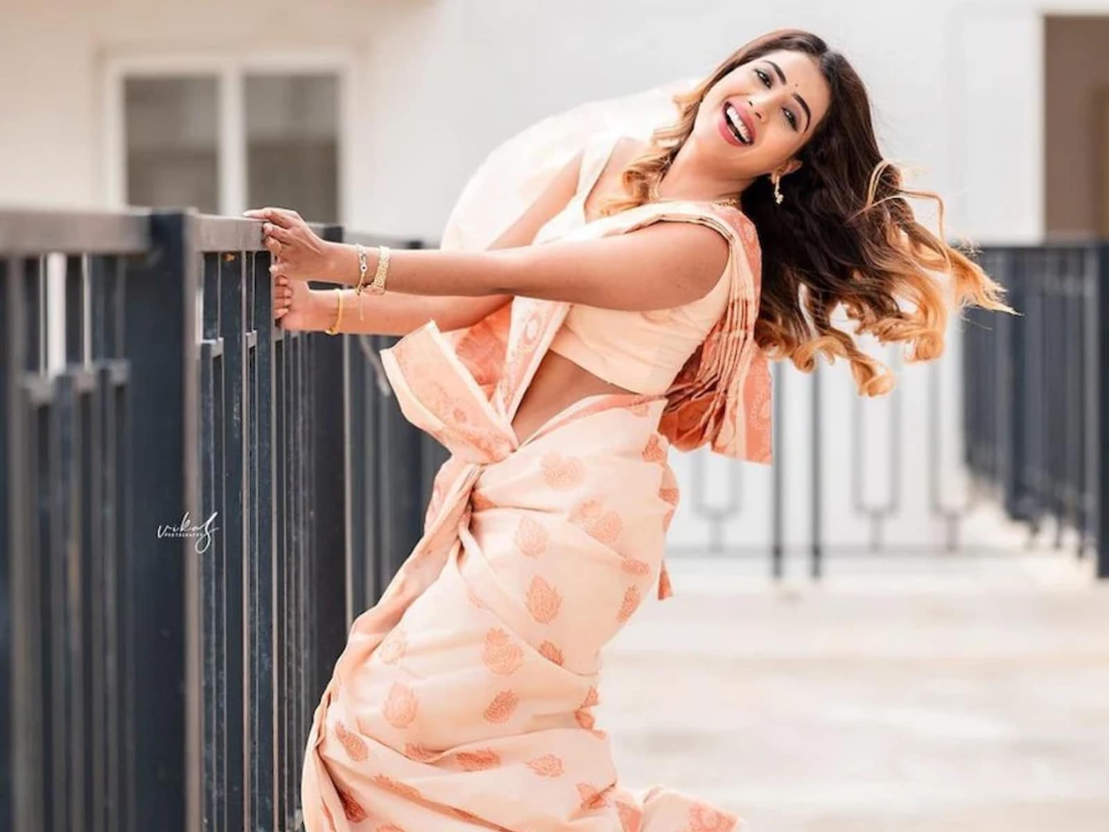 Sadia Nowreen Tisha (@tishanowreen) • Instagram photos and videos | Sarees  for girls, Saree look, Saree models
