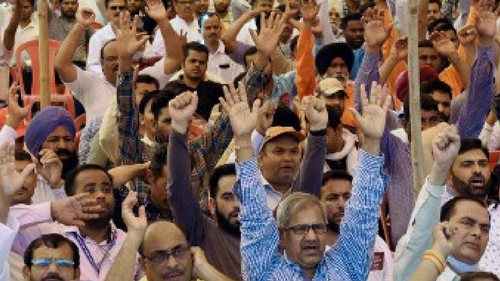 Cong, AAP Promise Old Pension Scheme: Will OPS Emerge as Key Issue in ...