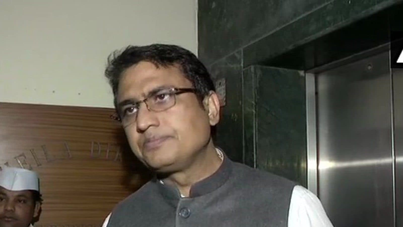 केजरीवाल सरकार भ्रष्टाचार में गले तक उलझी हुई है: AAP विधायक द्वारा विधानसभा में नकदी की गड्डियां दिखाने के बाद दिल्ली कांग्रेस