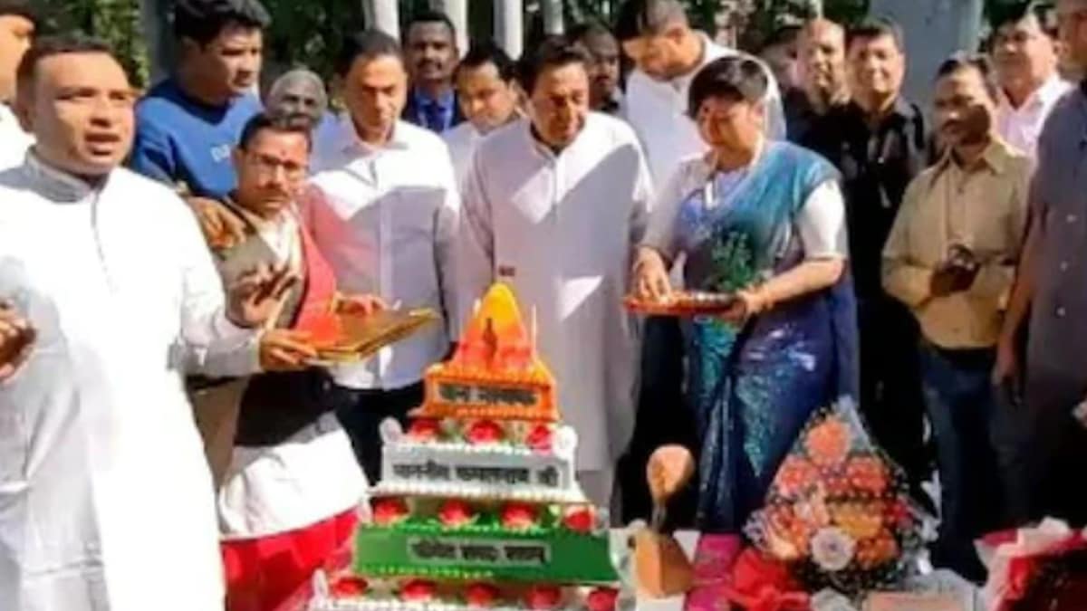 Kamal Nath In Soup After Cutting Temple-Shaped Birthday Cake; BJP Says It's 'Insult To Hindus'