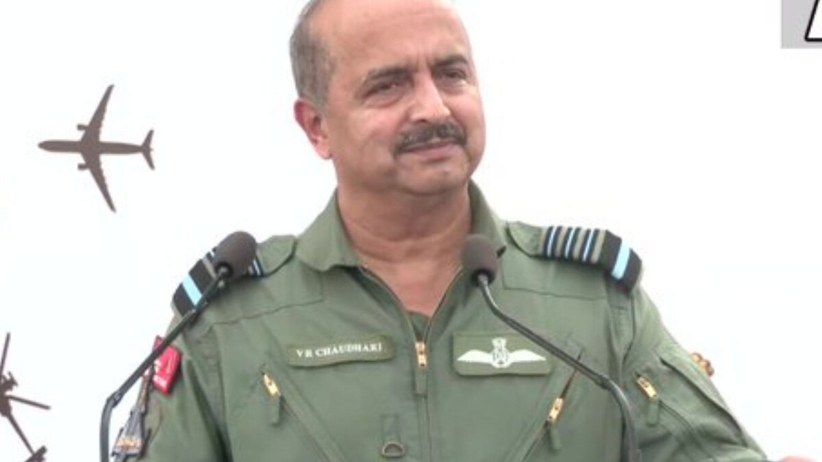 IAF Chief Flies in Rafale During Military Exercise with France, Says India Needs 4.5 Generation Aircraft