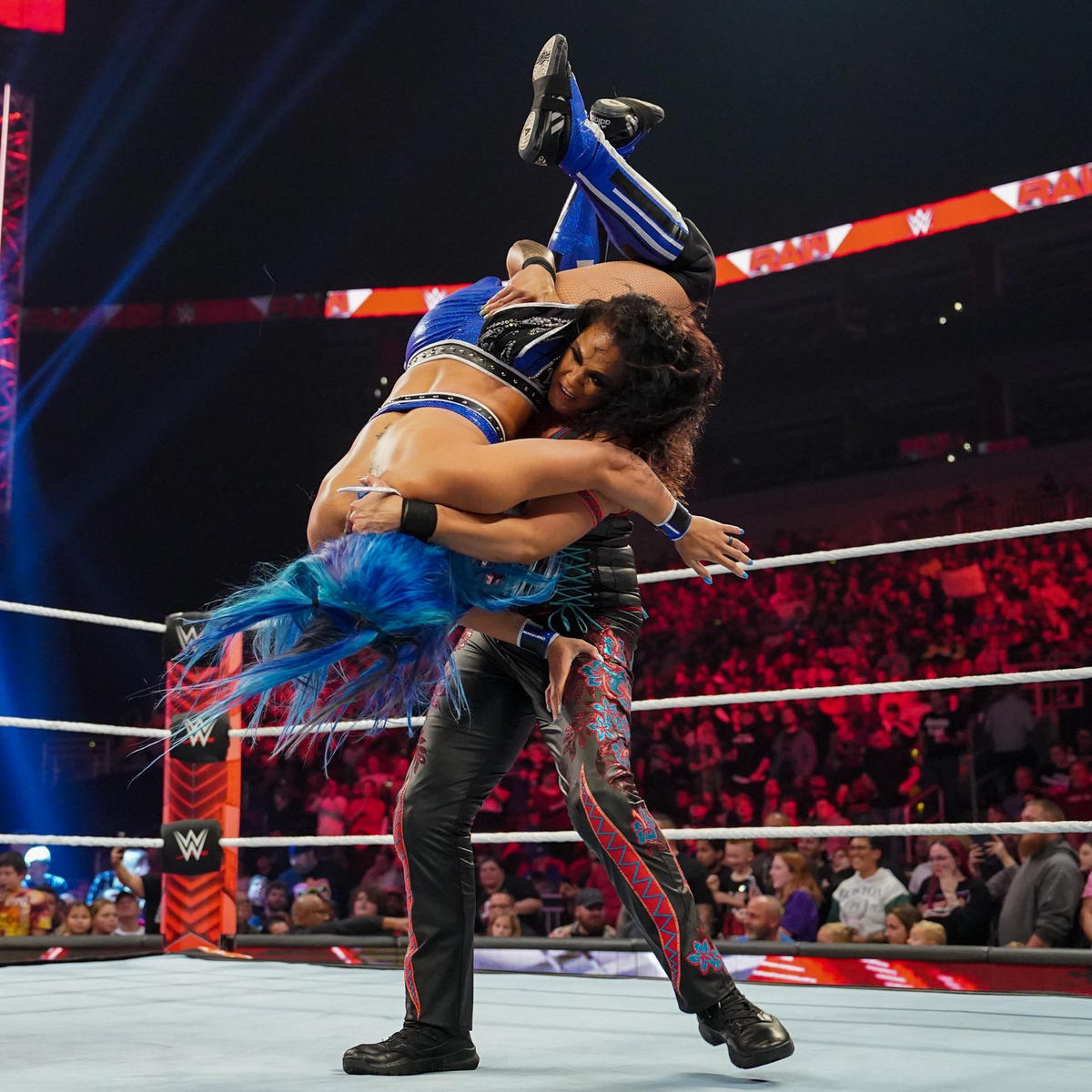 Wwe Raw'S Biggest Night Ever: Naomi'S Crisis & Rollins' Epic Matchup! (Aug 11) - ueinorv
