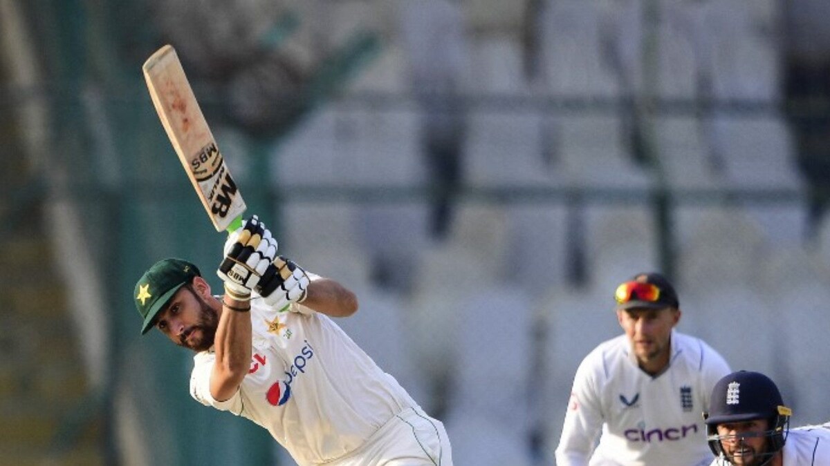 Pakistan vs England 3rd Test, Live Score, Day 2 National Stadium