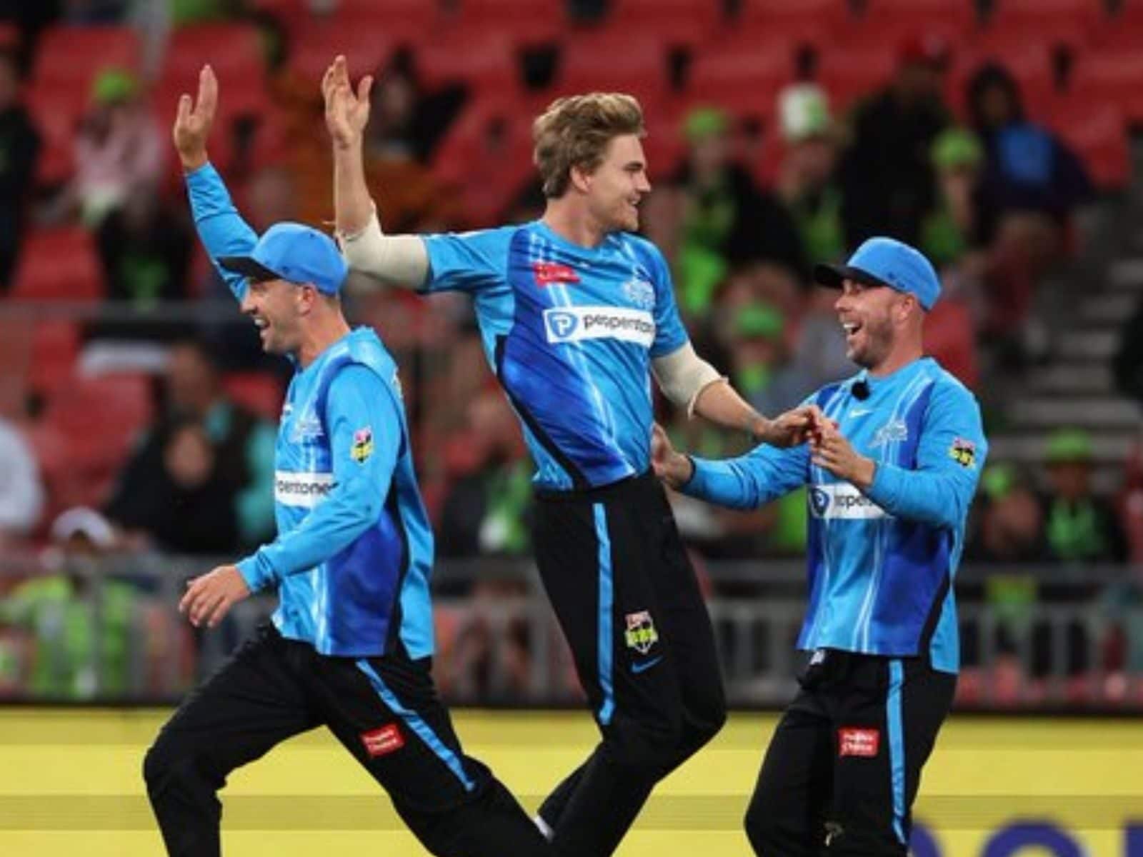 Adelaide Strikers vs Sydney Thunder Live Streaming When and Where to Watch Big Bash League 2022-23 Match Live Coverage on Live TV Online