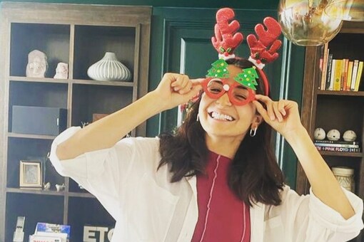 Anushka Sharma wears a reindeer hairband to complete her Christmas look. (Photo: Instagram) 