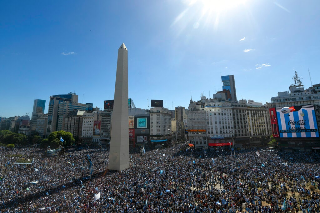 Lionel Messi and Co in a Sea of People! FIFA World Cup Winners