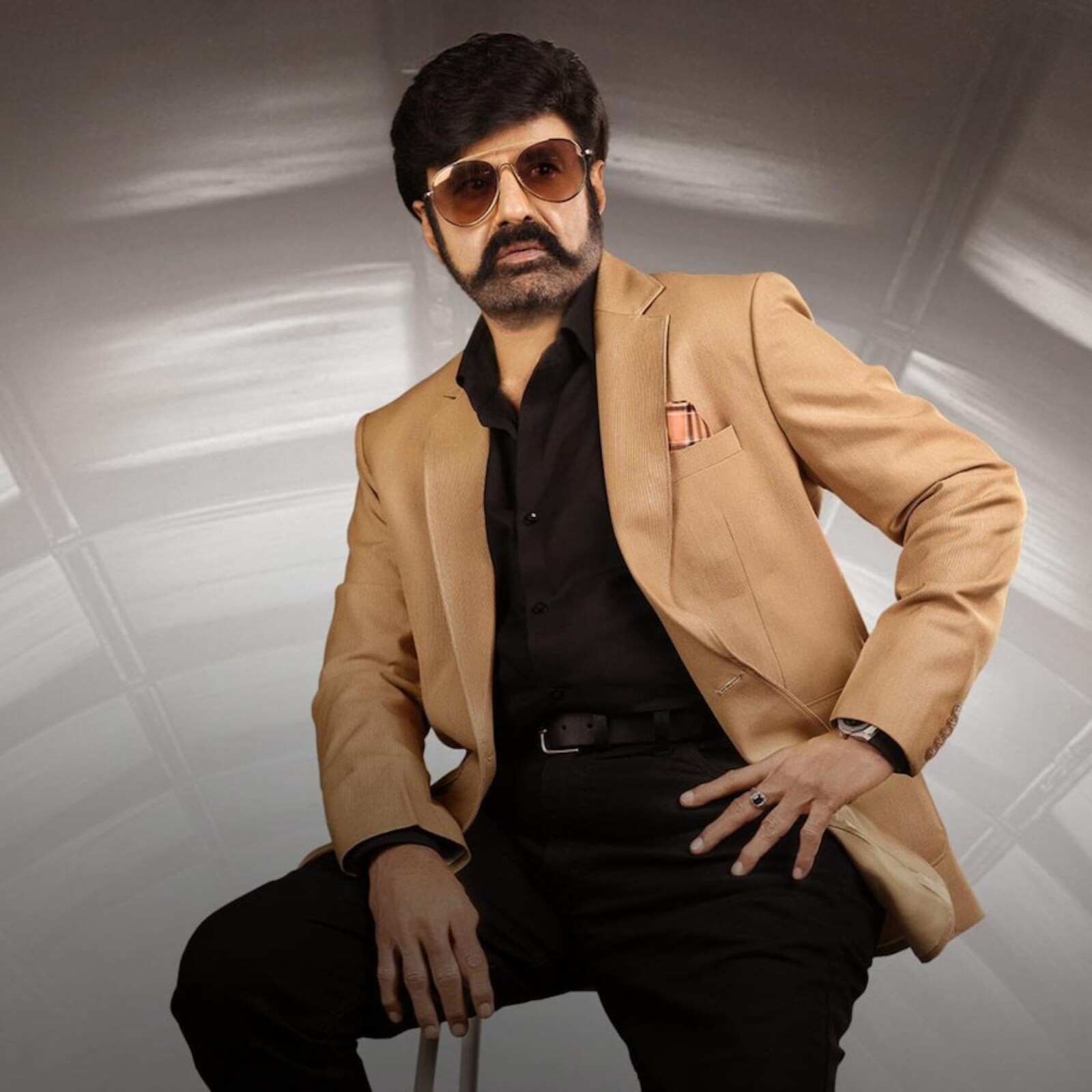 Nandamuri Balakrishna Offers Puja, Seeks Blessings at Mantralayam Temple For NBK 108 Nandamuri Balakrishna Offers Puja, Seeks Blessings at Mantralayam Temple For NBK 108