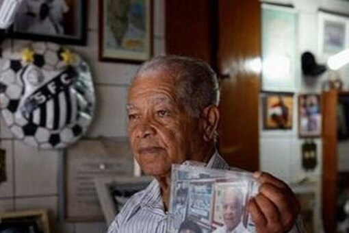 Pele's long-time barber (AFP Image)