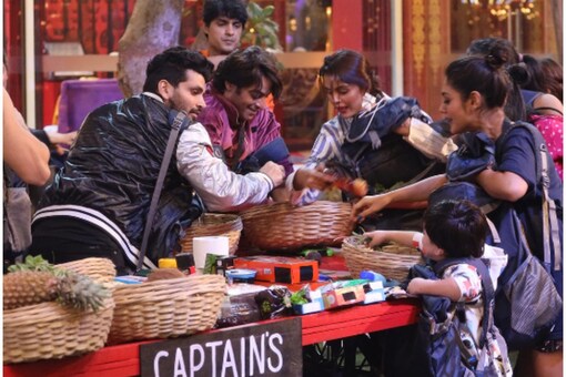 The ration task had contestants grabbing for maximum food for their rooms.