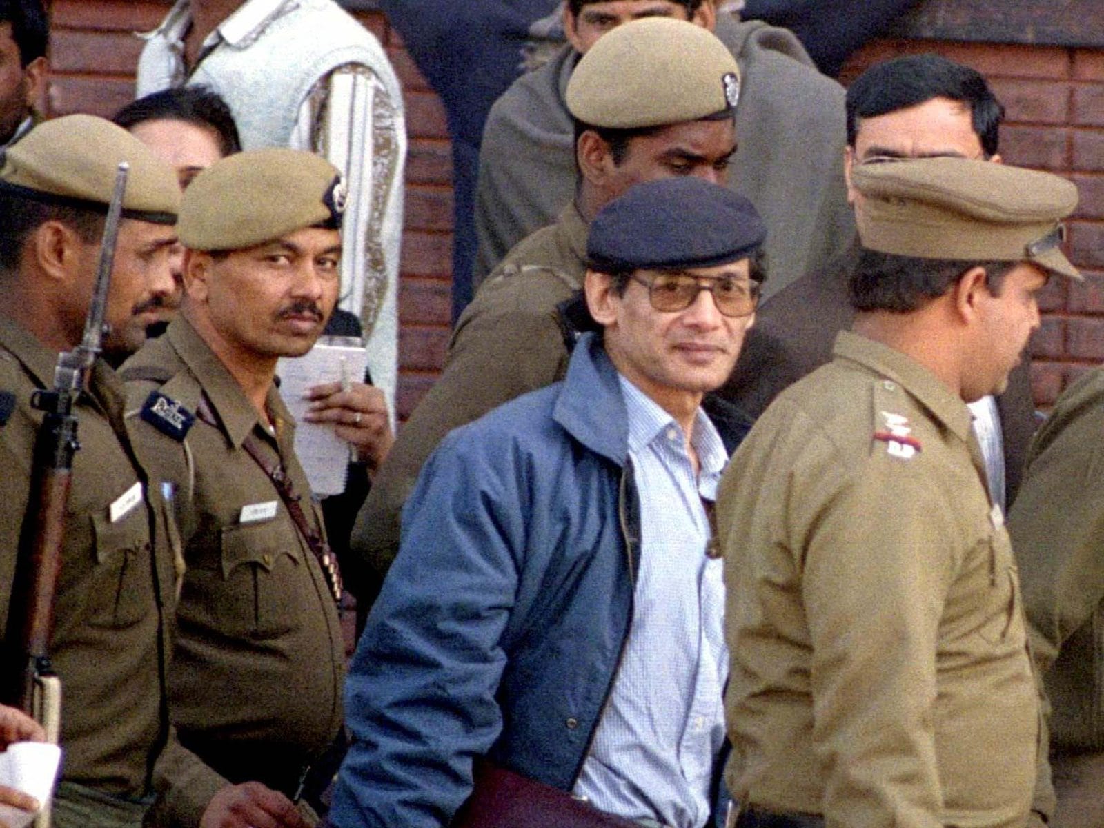 A 5am Dream and a Killer Punch Line: How Super Cop Zende Hunted Down Charles  Sobhraj | Interview - News18