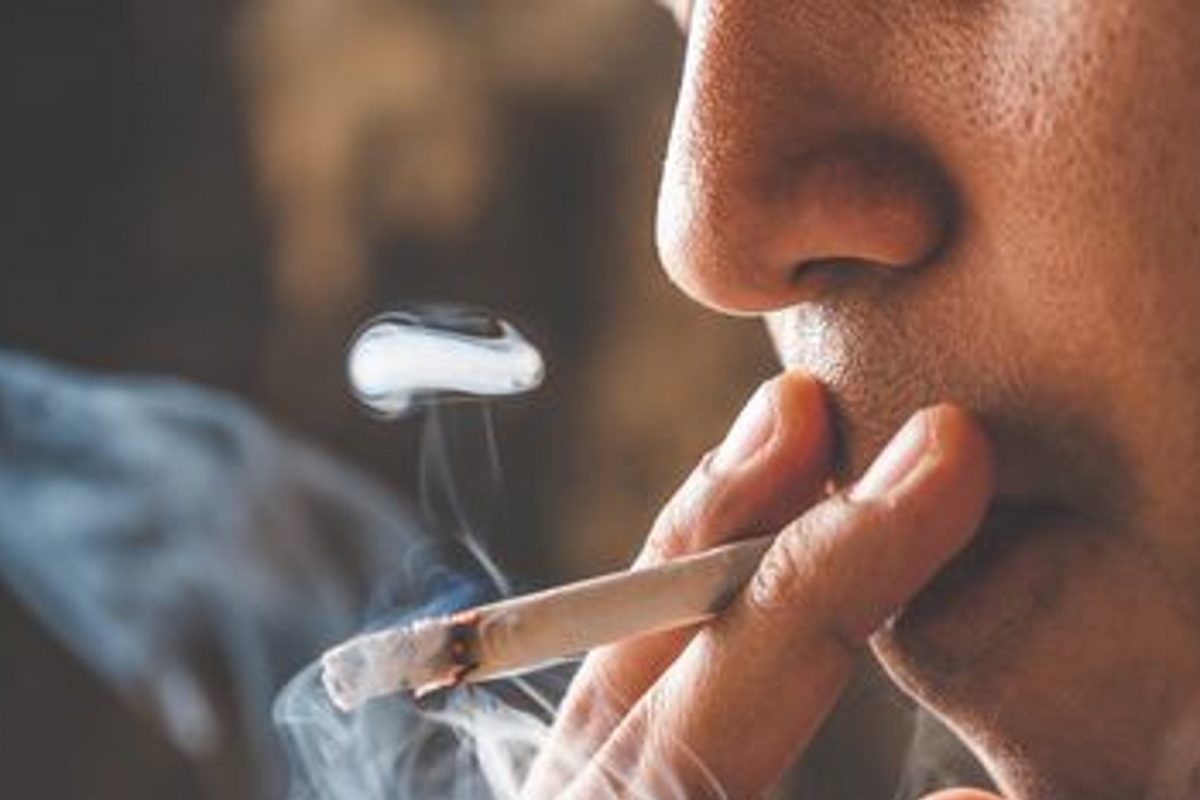 tobacco memory loss People who stop smoking in middle age can reduce their cognitive decline so dramatically that within 10 years their chances of developing dementia are the same as someone who has never smoked Quitting smoking in middle age