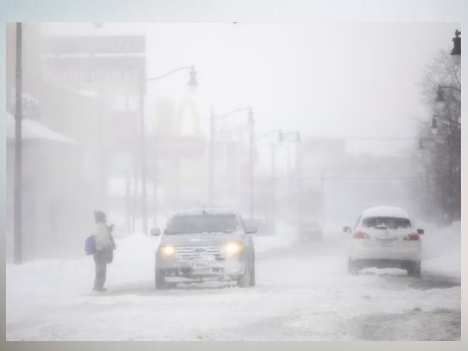 Historic' snow blankets parts of Midwest, disrupts travel