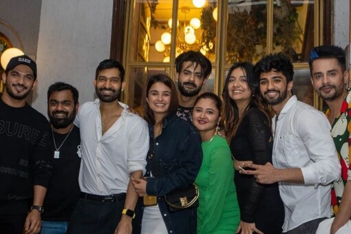 Divya Agarwal drops unseen pictures from her recent birthday celebration. (Photo: Instagram) 