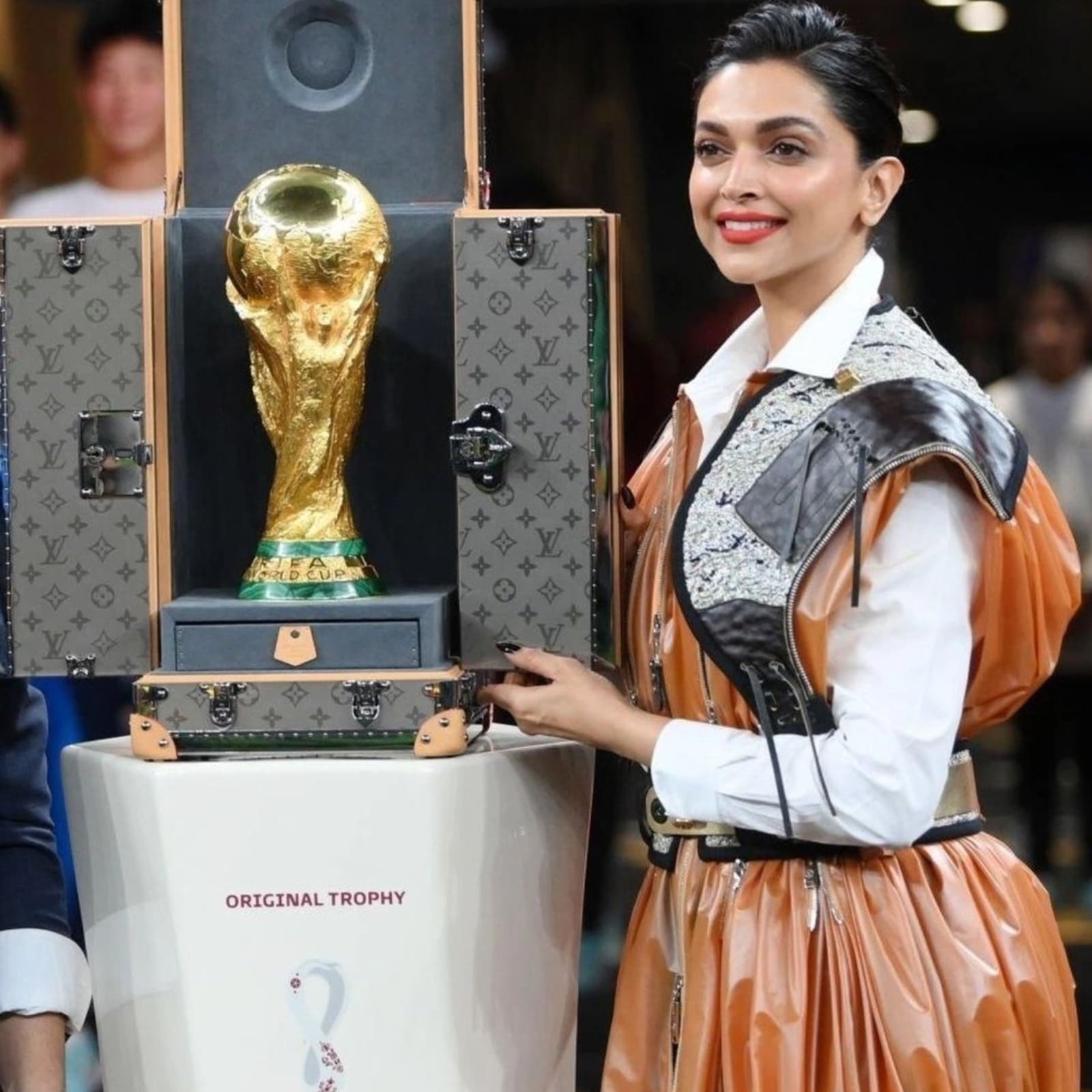 Deepika at FIFA in Qatar : r/BollyBlindsNGossip