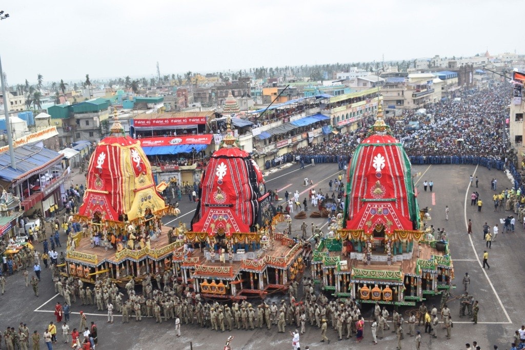 45 Hindu Devotees from Pakistan Visit Lord Jagannath’s Temple in Odisha’s Puri