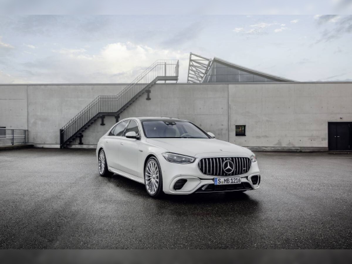 https://images.news18.com/ibnlive/uploads/2022/12/mercedes-amg-s-63-e-performance-4.jpg?im=FitAndFill,width=1200,height=900