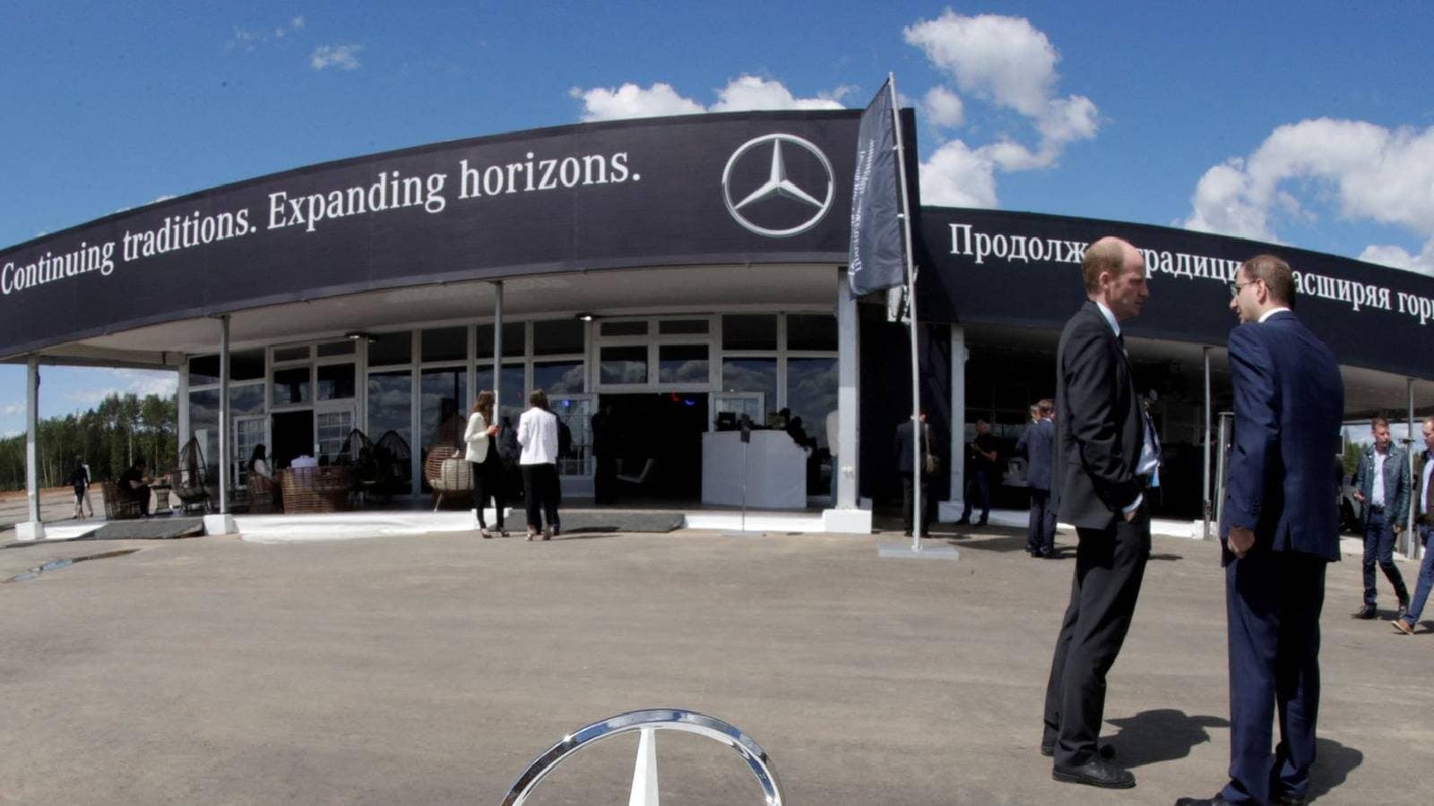 Rivian and MercedesBenz Joint Venture for Development of Electric Vans