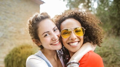 Yesterday Friend 5 Tips To Reconnect With Your Old Friend Without Feeling Awkward ...