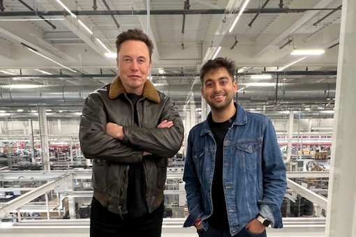 Musk and Pathole at Tesla Gigafactory in Texas. (Image: Pranav Pathole/Twitter)