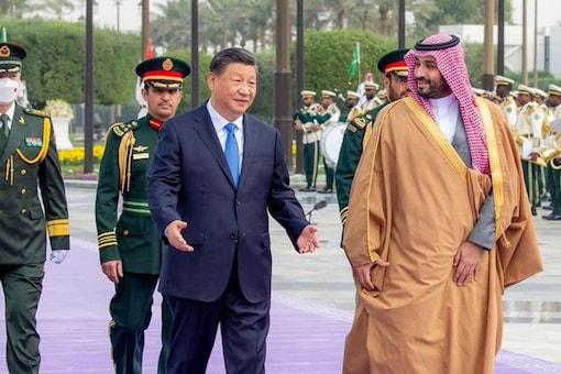 Chinese President Xi Meets Saudi Crown Prince MBS in Riyadh, Deals ...