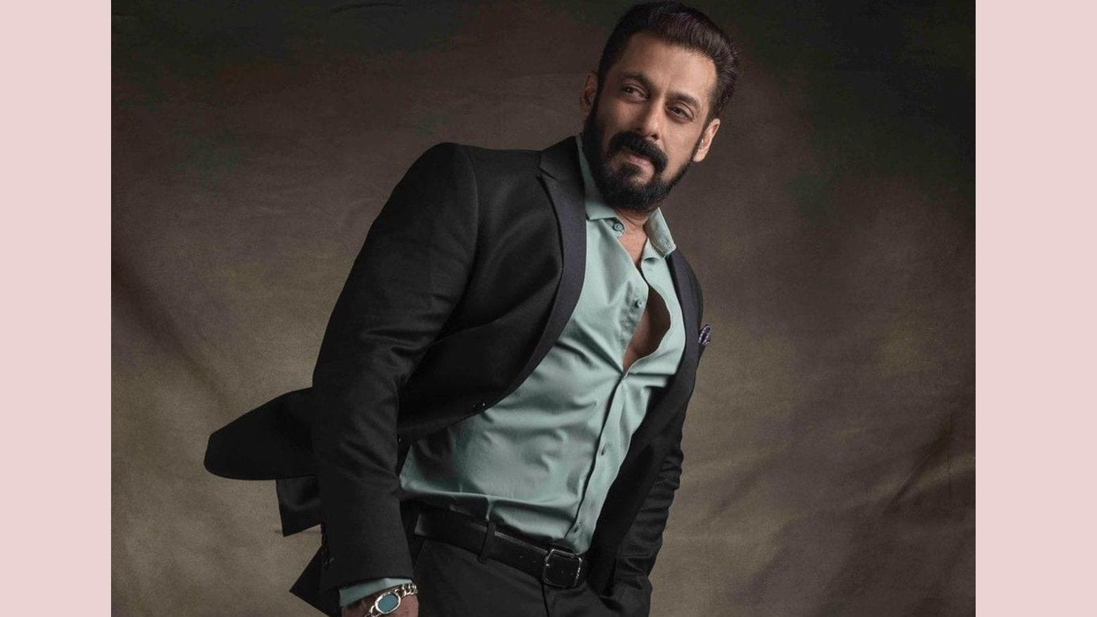 Salman Khan Birthday: His Fashion Outings are all about Swag and Some More  Swag (View Pics) | 👗 LatestLY