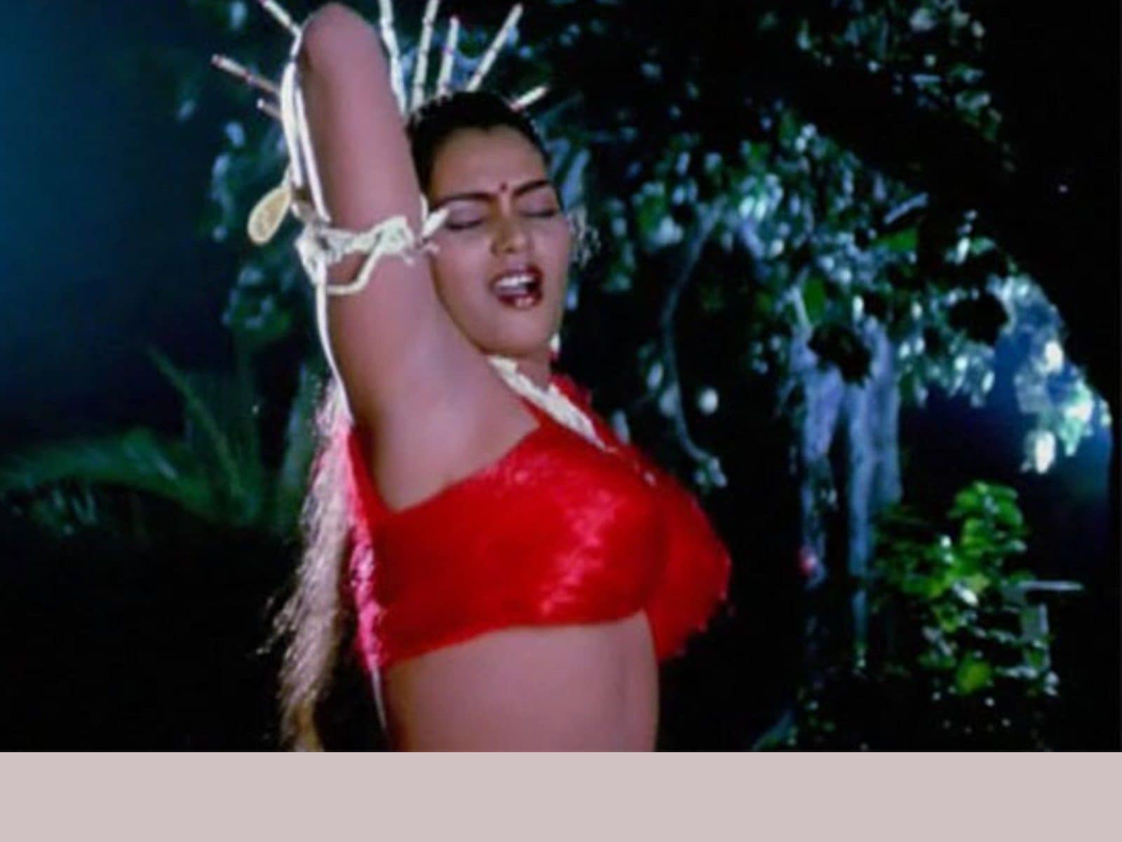 Silk Silk Smitha Sex Videos - Silk Smitha Birth Anniversary: Did You Know the Queen Of Sensuality Started  Her Career as a Touch-up Artist? - News18