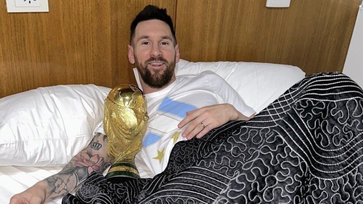 After Breaking Record for Most liked Instagram Post, Lionel Messi Shares Photo of Waking Up with FIFA World Cup Trophy