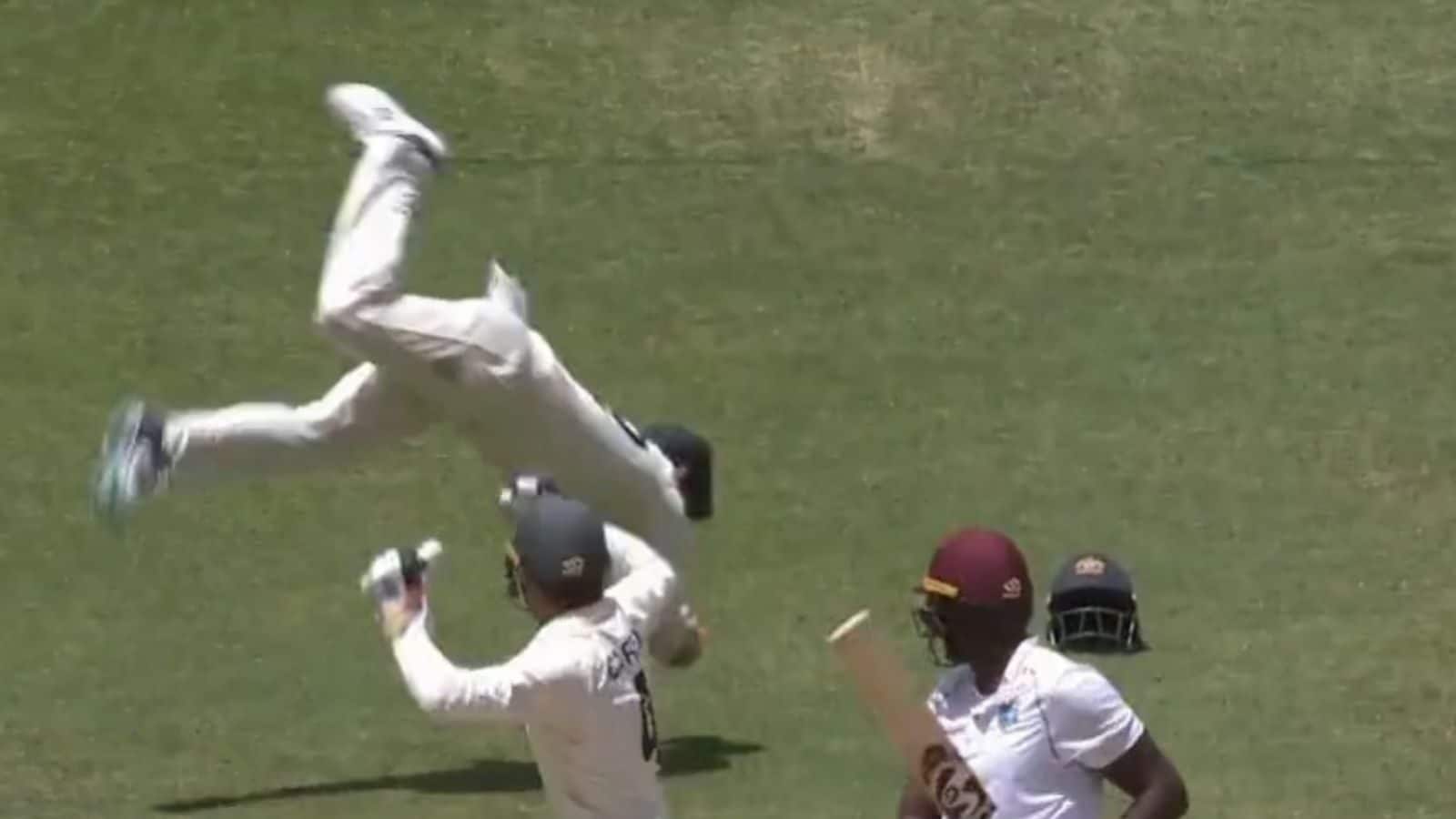 AUS vs WI, 1st Test Steve Smith Grabs Blinder in Slips To Dismiss