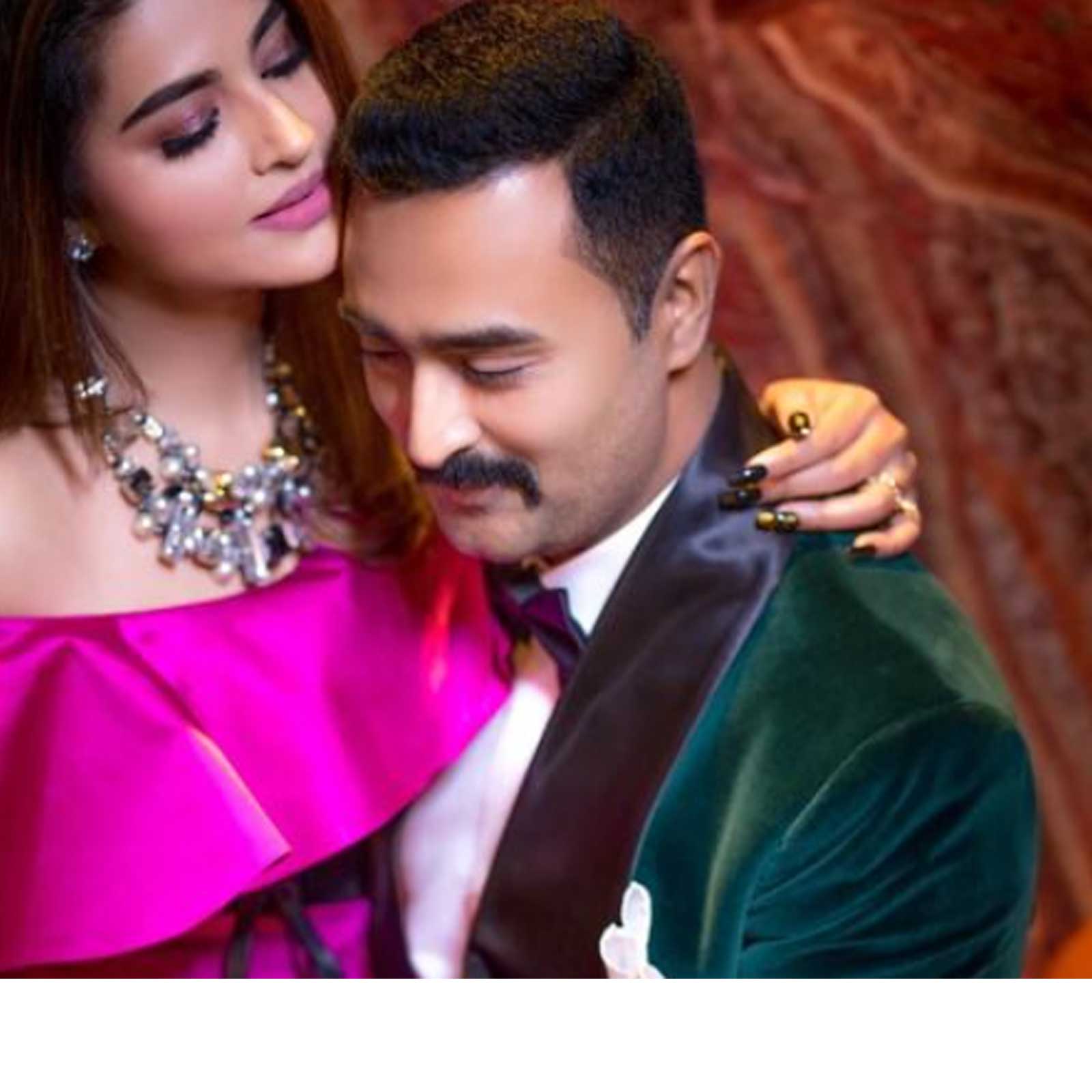 Thamil Actar Sneha Sex - Sneha Prasanna Latest Photoshoot With her Husband Is All Things Romance -  News18