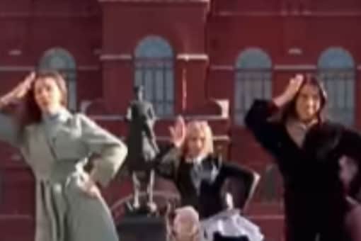Viral Video: Russian women dancing on 'Saami Saami' before the release of Pushpa: The Rise is winning hearts online (Photo Credits: Instagram/@nataliaodegova)
