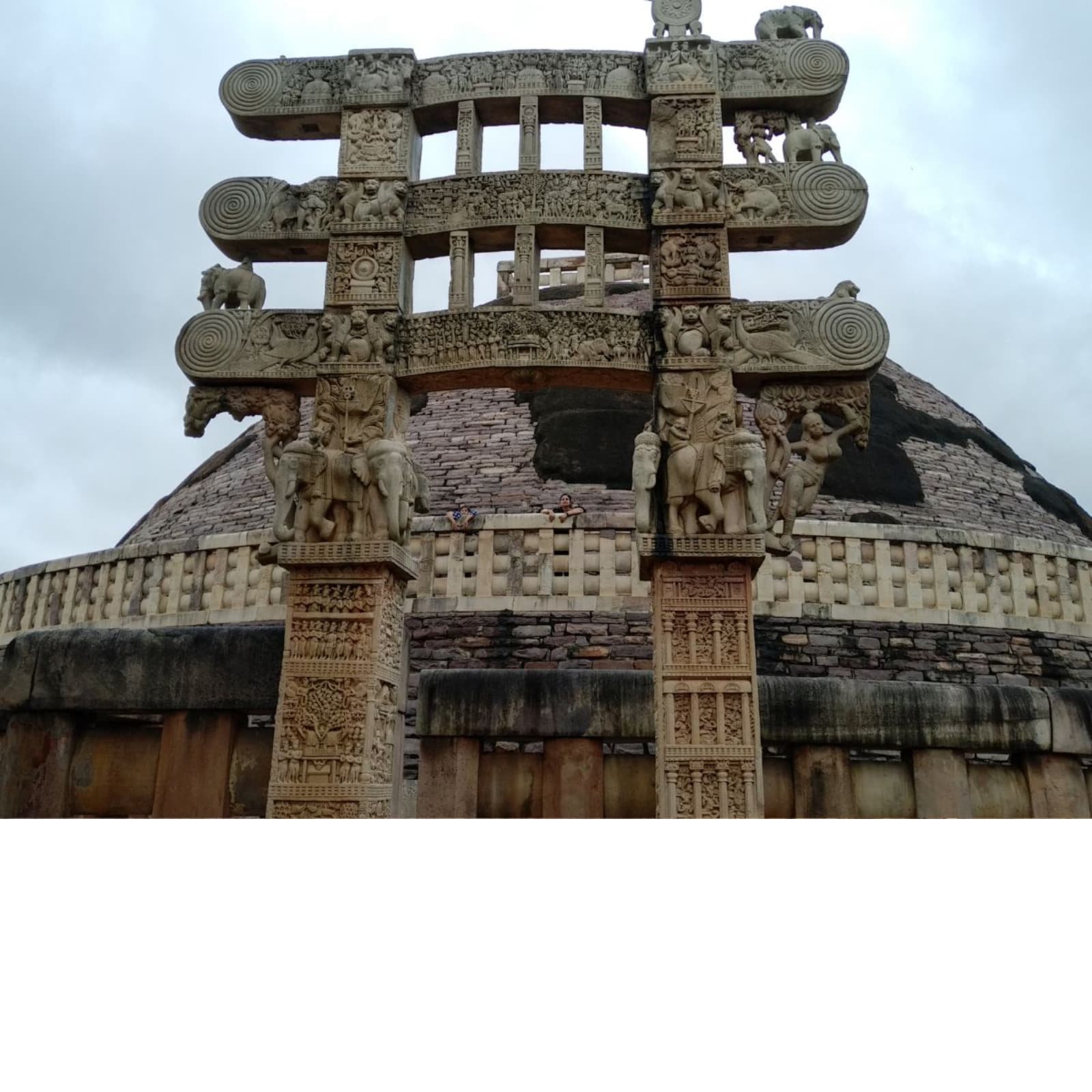 sanchi stupa is made up of which rock