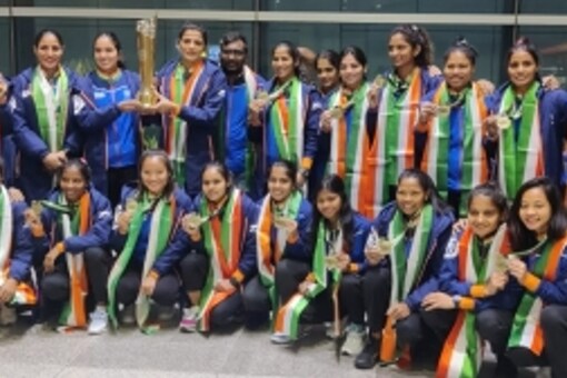 Indian Women's Hockey Team Receives Warm Welcome After FIH Nations Cup 2022 Victory (IANS Image)