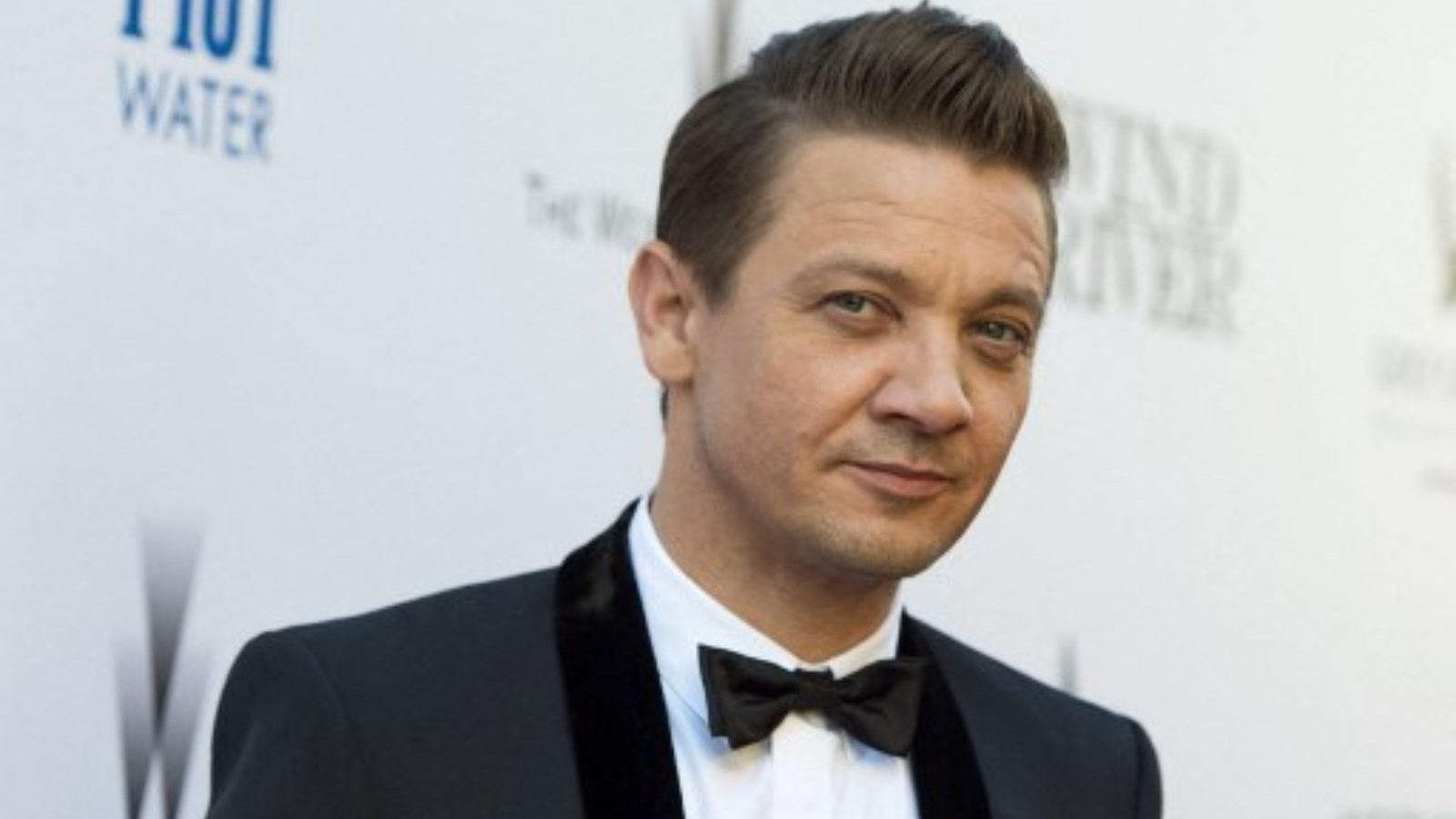 Jeremy Renner Suffered '30 Plus Broken Bones' in Snow Plow Accident