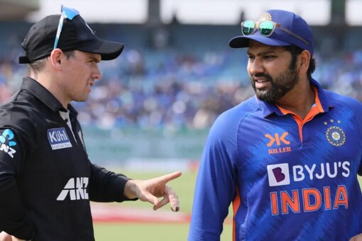 Rohit Sharma and Tom latham at the toss.
