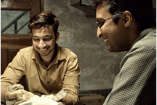 All That Breathes revolves around the lives of two brothers — Nadeem and Saud — whose lives in Delhi are dedicated to caring for birds at a makeshift basement hospital.