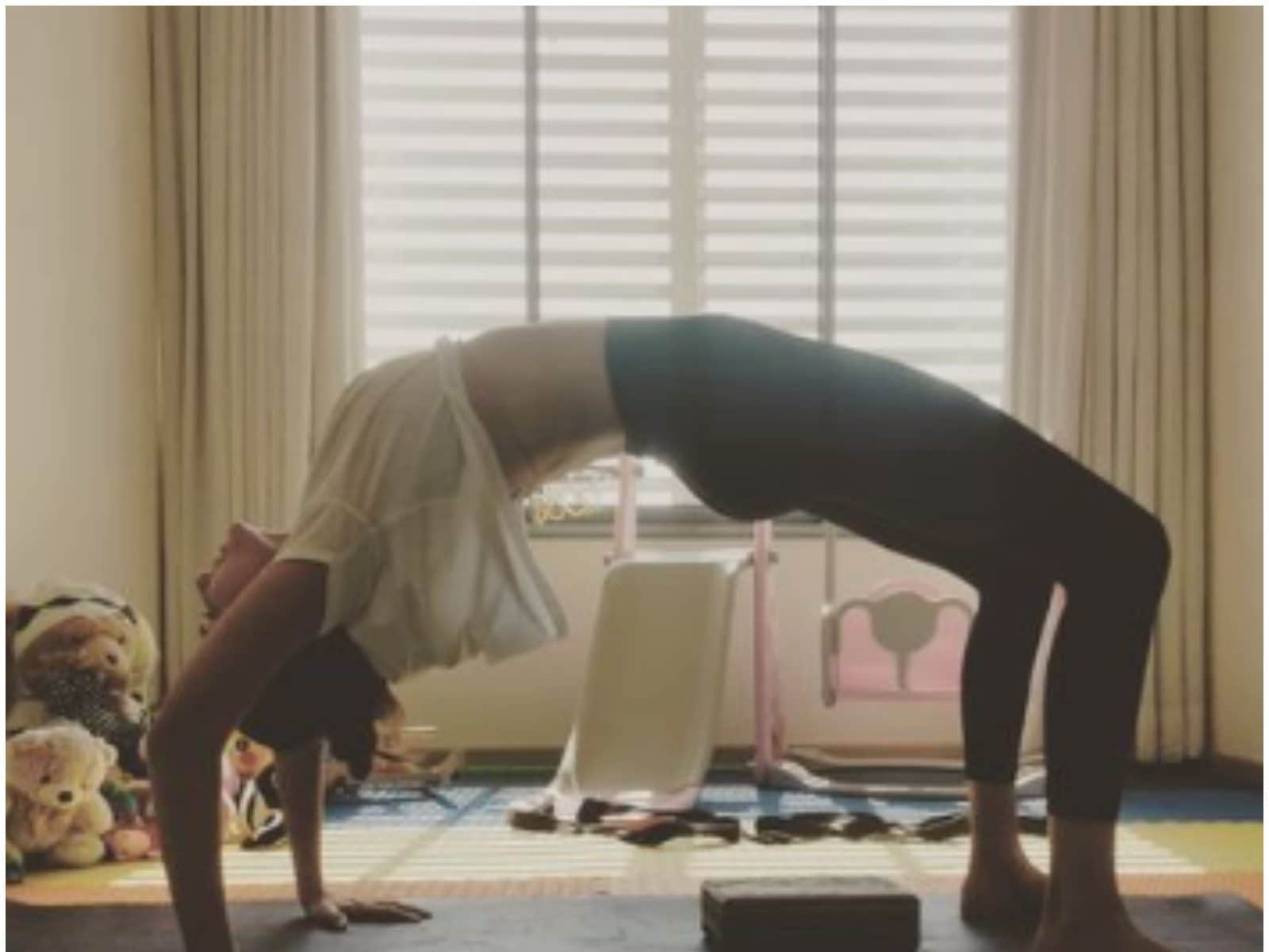 7 Yoga Moves For Better Posture | Morning yoga sequences, Morning yoga, Yoga  moves for beginners