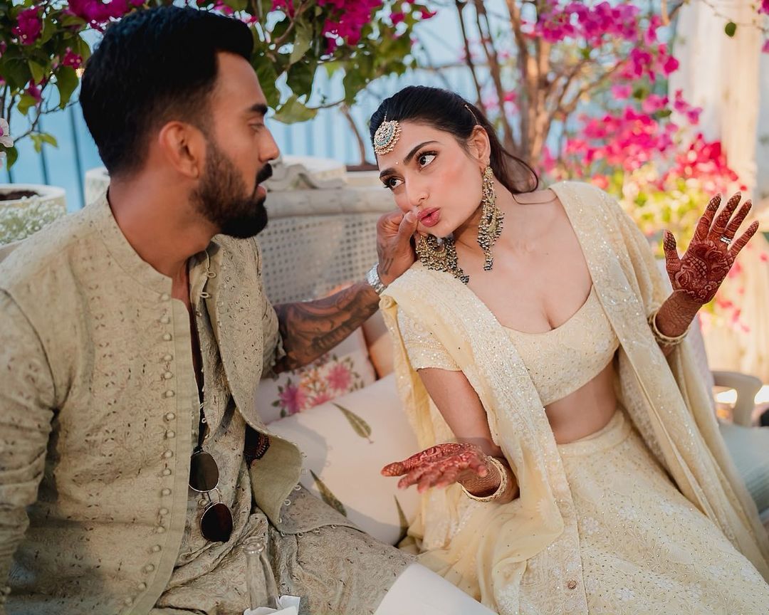 Athiya Shetty And Kl Rahul Share Inside Pictures From Mehendi And Sangeet Check Out The Candid 0804