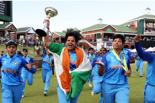 A historic day in India's women cricket as Shafali Verma lifts Women's U-19 World Cup trophy (Twitter/@BCCIWomen)