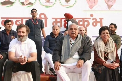 дѺ٧ͧҤ֧ͧʹյ CM Bhupinder Singh Hooda, Kumari Selja, Deepender Singh Hooda, Randeep Singh Surjewala ˹Ѱ Uday Bhan Ѻ Rahul Gandhi  Bharat Jodo Yatra  Haryana  (Ҿ: Srishti Choudhary/ News18)
