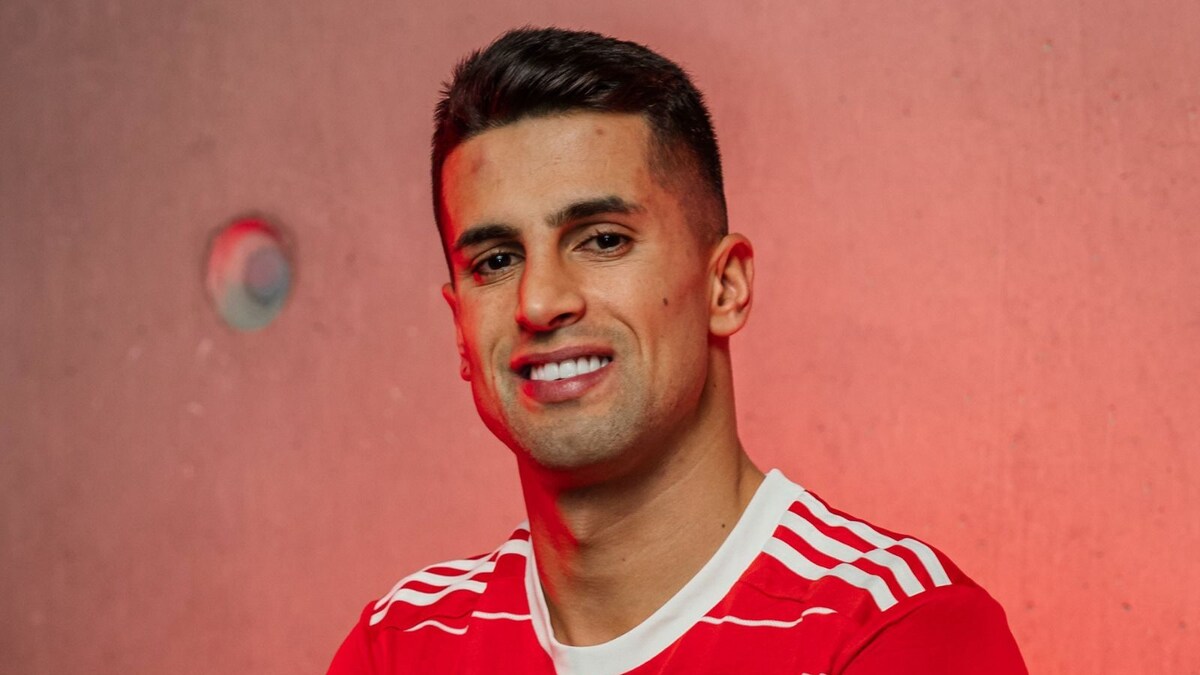 Bayern Munich Complete Loan Move for Joao Cancelo From Manchester City